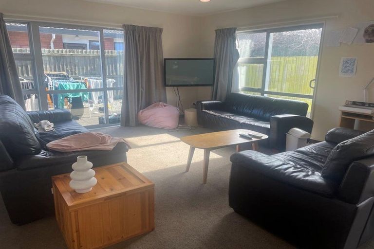 Photo of property in 27c Newnham Terrace, Upper Riccarton, Christchurch, 8041