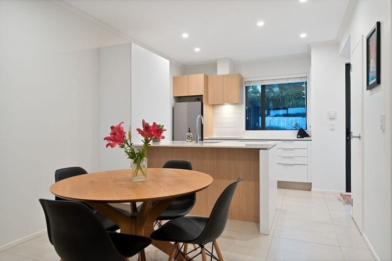 Photo of property in 1/18 Titoki Street, Te Atatu Peninsula, Auckland, 0610