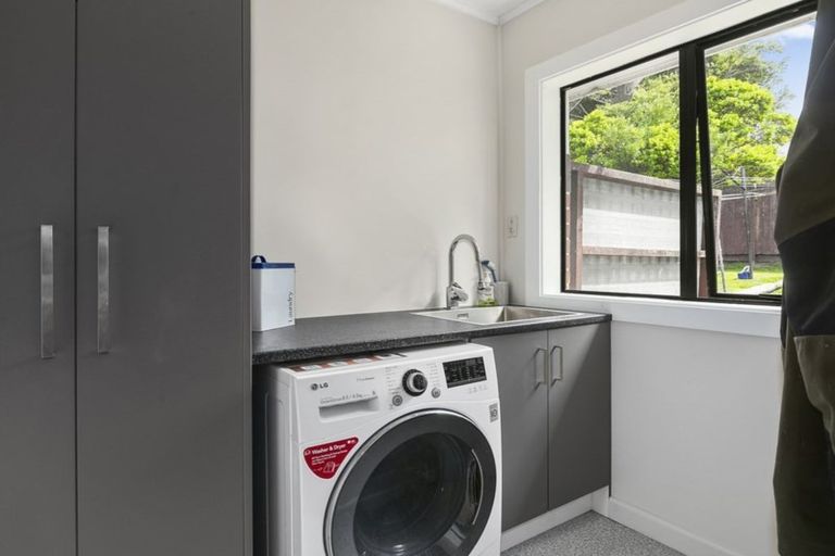 Photo of property in 35 Elwyn Crescent, Green Island, Dunedin, 9018