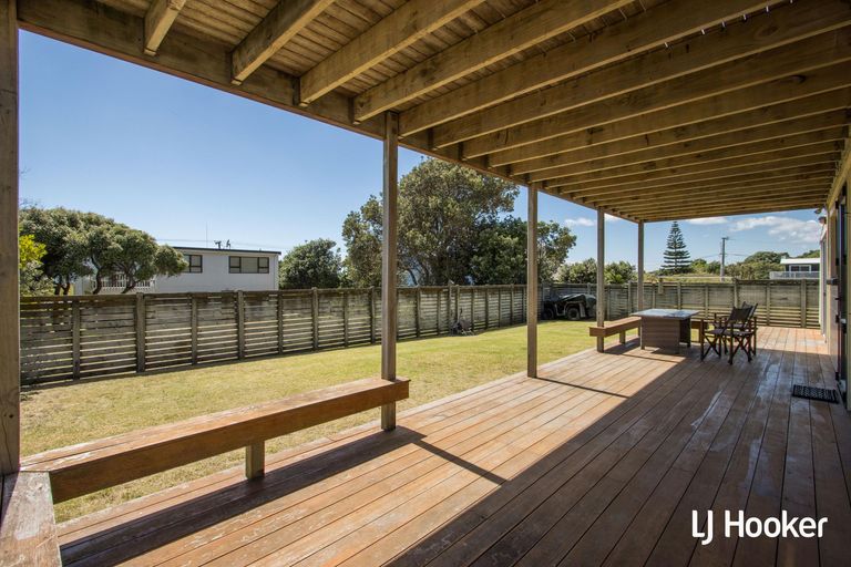 Photo of property in 281 Seaforth Road, Waihi Beach, 3611
