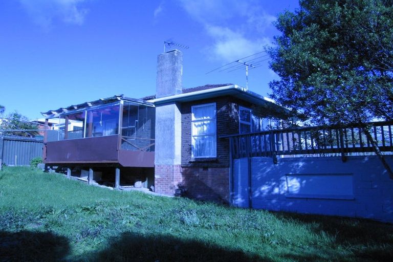 Photo of property in 9 Beazley Place, Glendene, Auckland, 0602