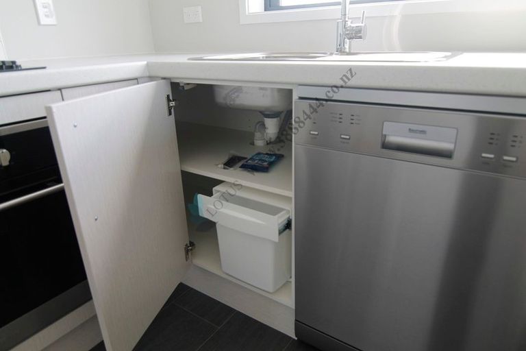 Photo of property in 104 Bowhill Road, New Brighton, Christchurch, 8083