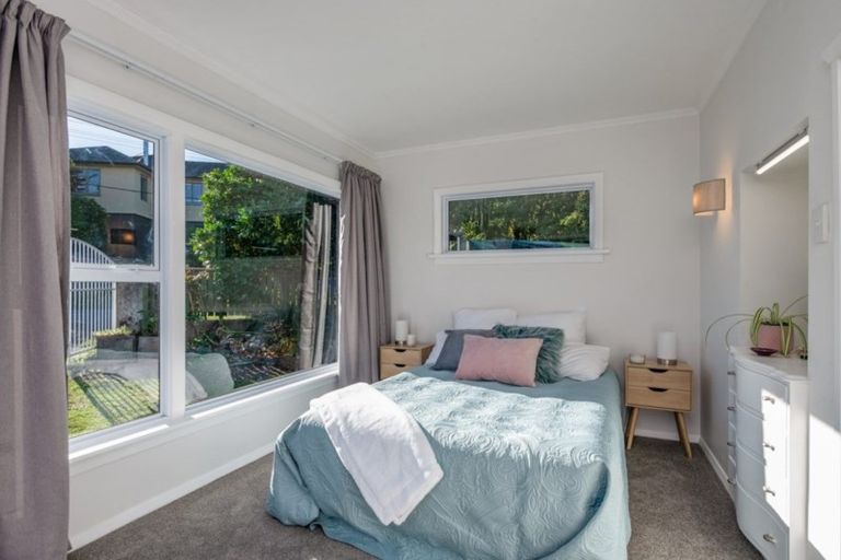 Photo of property in 18 Kowhai Grove, Raumati Beach, Paraparaumu, 5032
