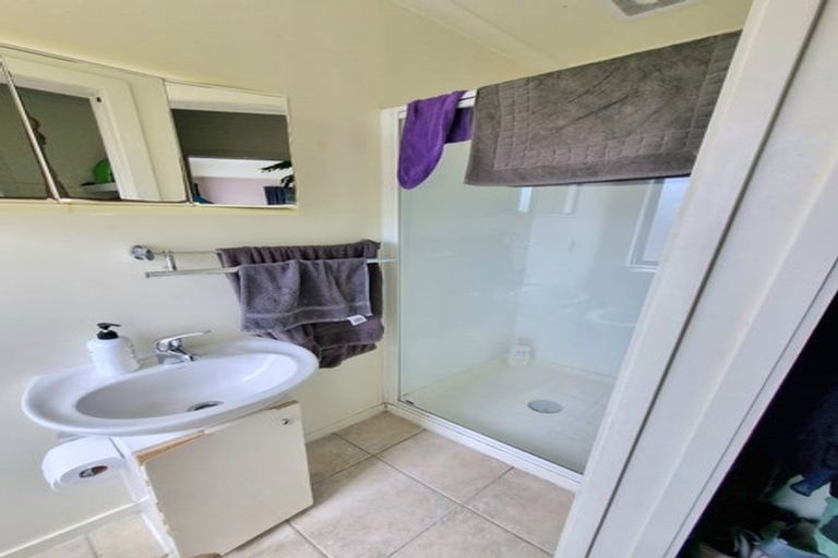 Photo of property in 2c Charlenne Close, Ranui, Auckland, 0612