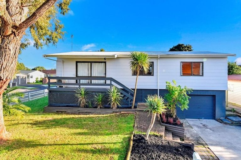 Photo of property in 2/11 Bluewater Place, Wattle Downs, Auckland, 2103