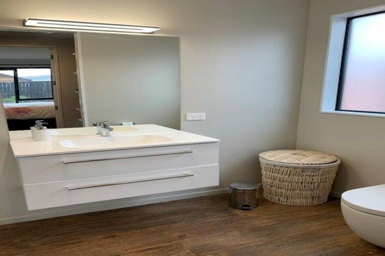 Photo of property in 43 Obelisk Street, Wanaka, 9305