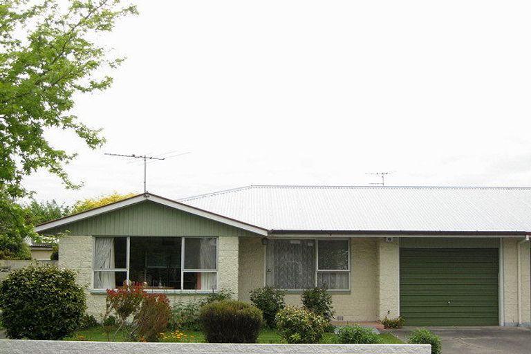 Photo of property in 11 Freebairn Street, Redwood, Christchurch, 8051