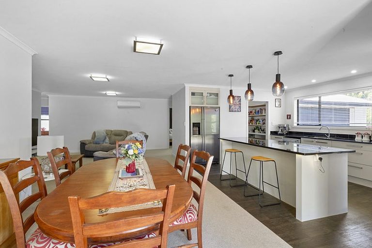 Photo of property in 4 Dunbar Place, Highlands Park, New Plymouth, 4312