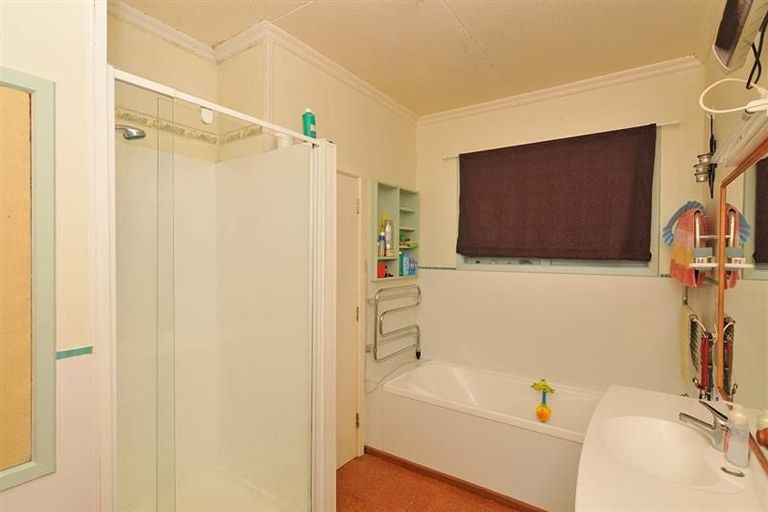 Photo of property in 36 Chester Road, Tawa, Wellington, 5028