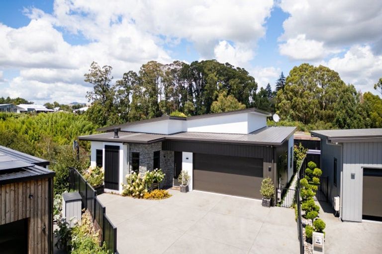 Photo of property in 21 Ada Close, Cambridge, 3434