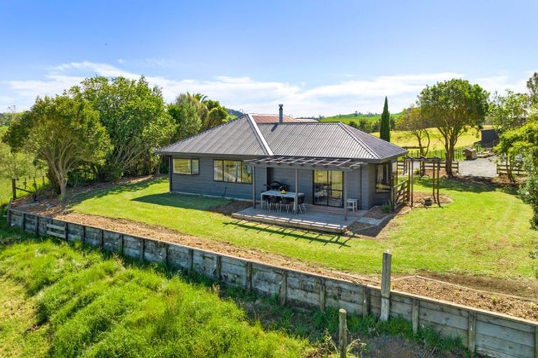 Photo of property in 3 Waiteitei Road, Wellsford, 0974