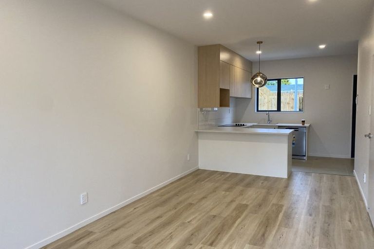 Photo of property in 27 Paetai Lane, Te Atatu Peninsula, Auckland, 0610