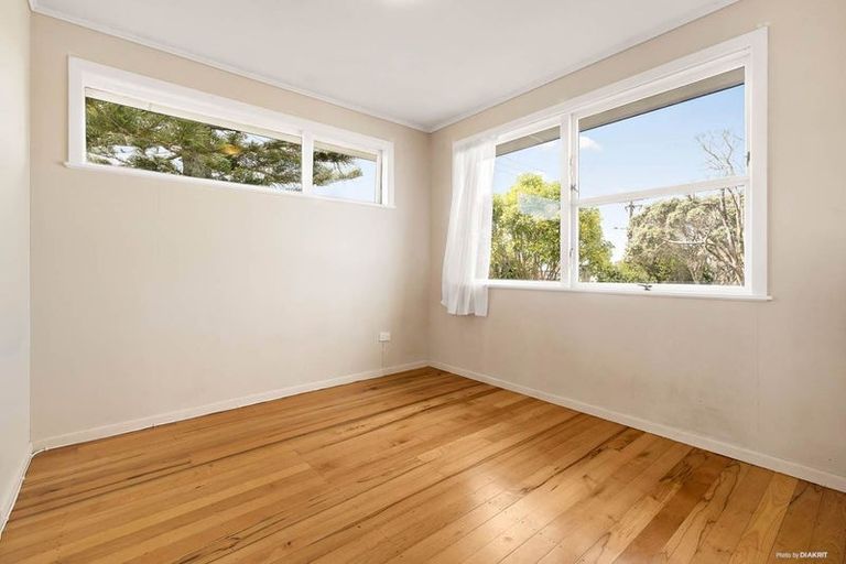 Photo of property in 29 Sycamore Drive, Sunnynook, Auckland, 0620