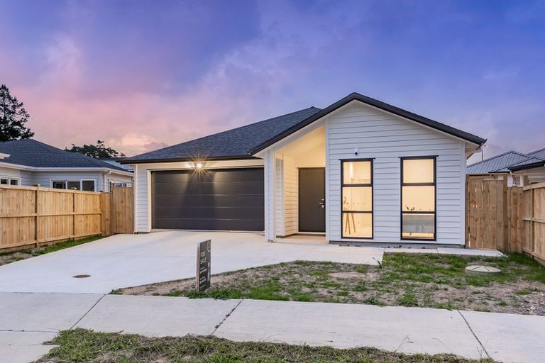 Photo of property in 3 Zadar Street, Kumeu, 0810