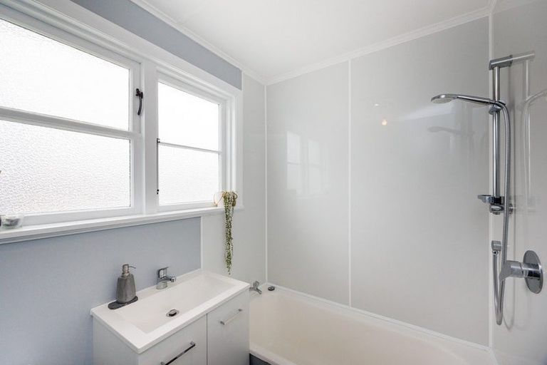 Photo of property in 918 Tremaine Avenue, Roslyn, Palmerston North, 4414