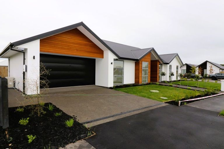 Photo of property in 3 Oakbridge Boulevard, Marshland, Christchurch, 8051