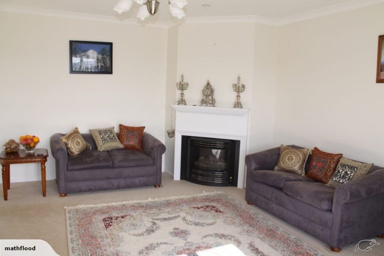 Photo of property in 4 Comber Place, Johnsonville, Wellington, 6037