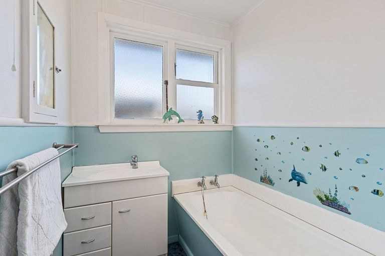 Photo of property in 53 Lyndhurst Crescent, Aranui, Christchurch, 8061