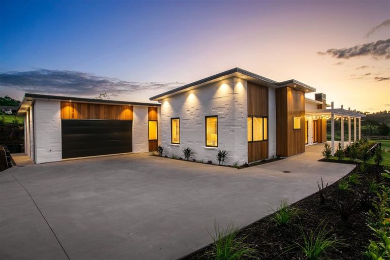 Photo of property in 61 Grayson Road, Wainui, Silverdale, 0992