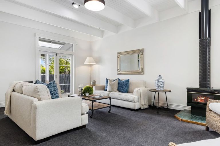 Photo of property in 100 Blighs Road, Strowan, Christchurch, 8052