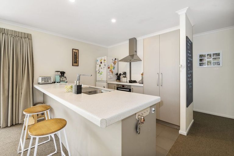 Photo of property in 25 Hamon Place, Pukehangi, Rotorua, 3015