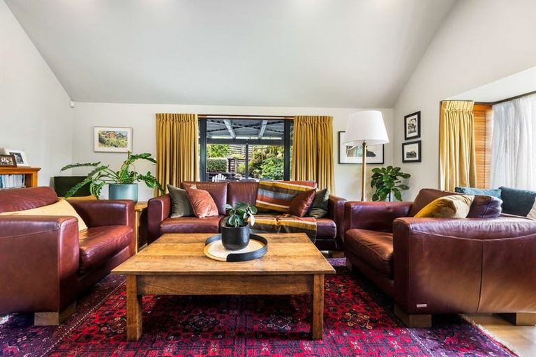 Photo of property in 2 Emerald Lane, Cashmere, Christchurch, 8022