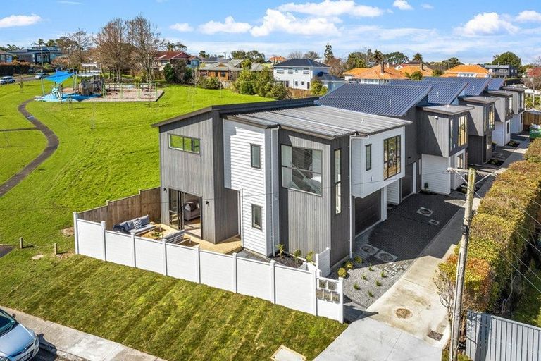 Photo of property in 21b Montgomery Avenue, Belmont, Auckland, 0622