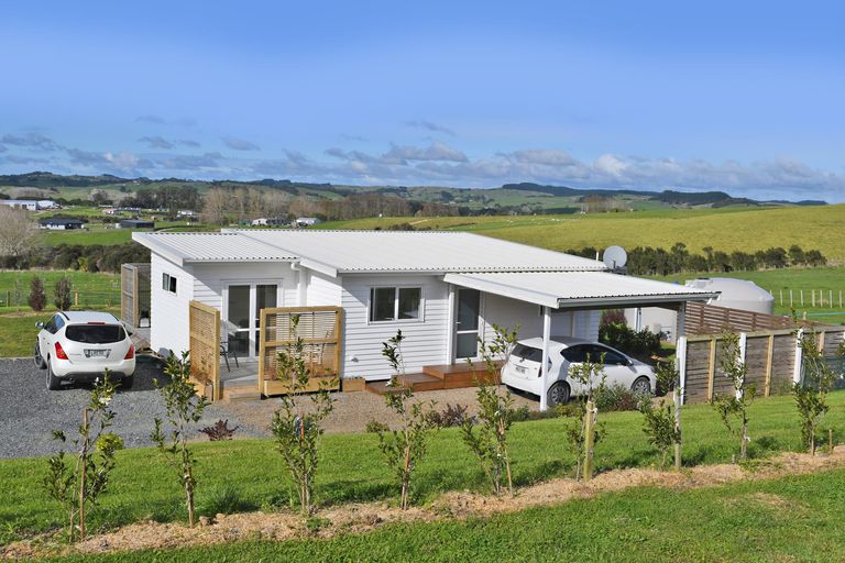 Photo of property in 64 Brown Road, Hakaru, Kaiwaka, 0573