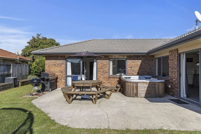 Photo of property in 11 Sarah Place, Papamoa Beach, Papamoa, 3118