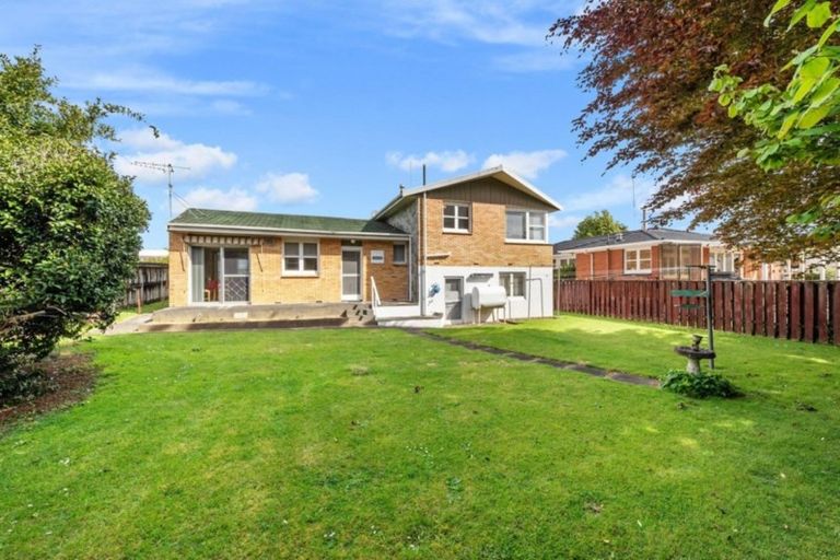 Photo of property in 10 Kensington Place, Fairfield, Hamilton, 3214