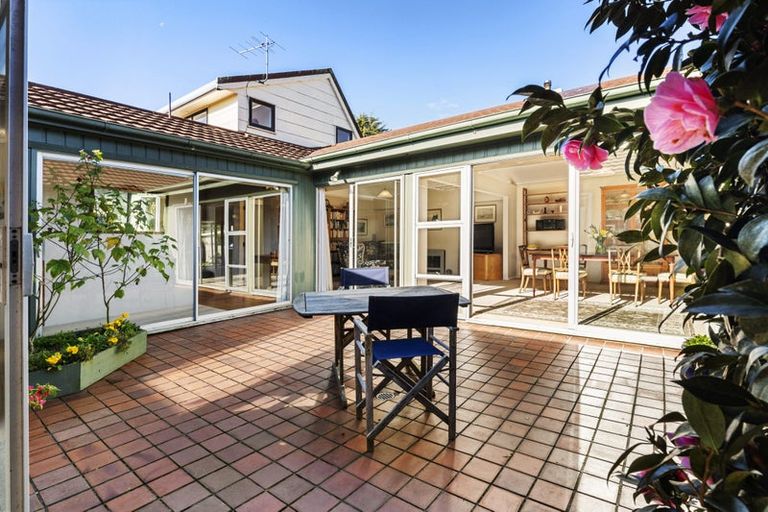 Photo of property in 23 Parkvale Road, Karori, Wellington, 6012