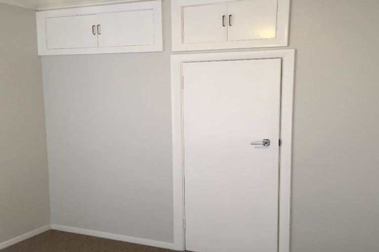 Photo of property in 136 Wyndham Road, Pinehaven, Upper Hutt, 5019