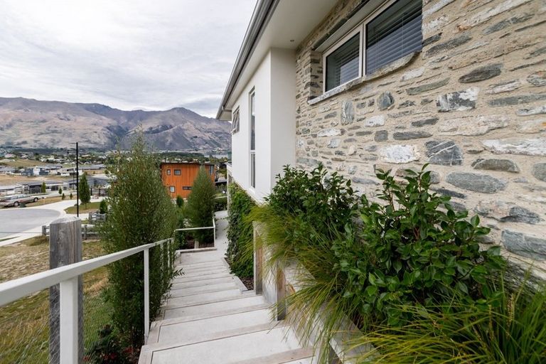 Photo of property in 11 Barclay Place, Wanaka, 9305