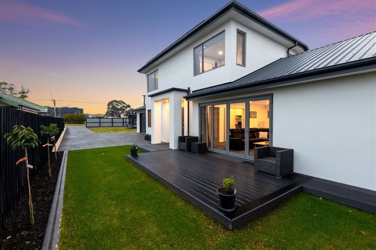 Photo of property in 299 Burwood Road, Burwood, Christchurch, 8083