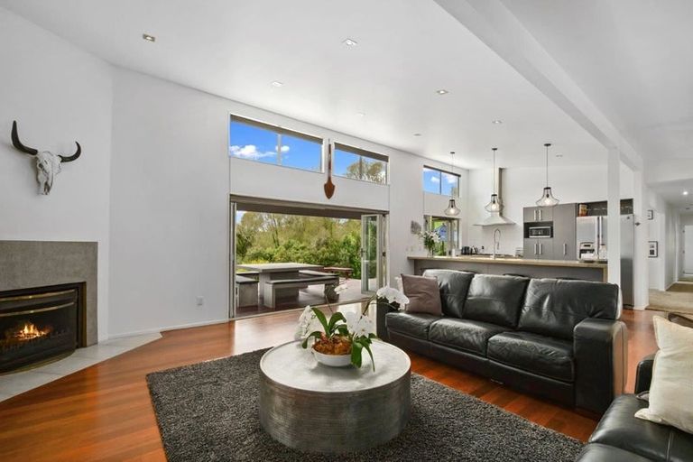 Photo of property in 8 Pineview Lane, Helensville, 0875