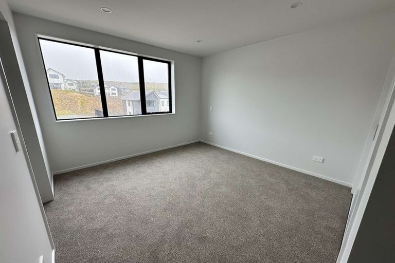 Photo of property in 40 Turtleback Avenue, Whitby, 5024