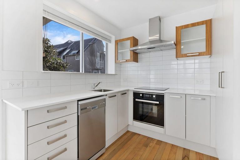 Photo of property in 6/34 Kitchener Road, Milford, Auckland, 0620