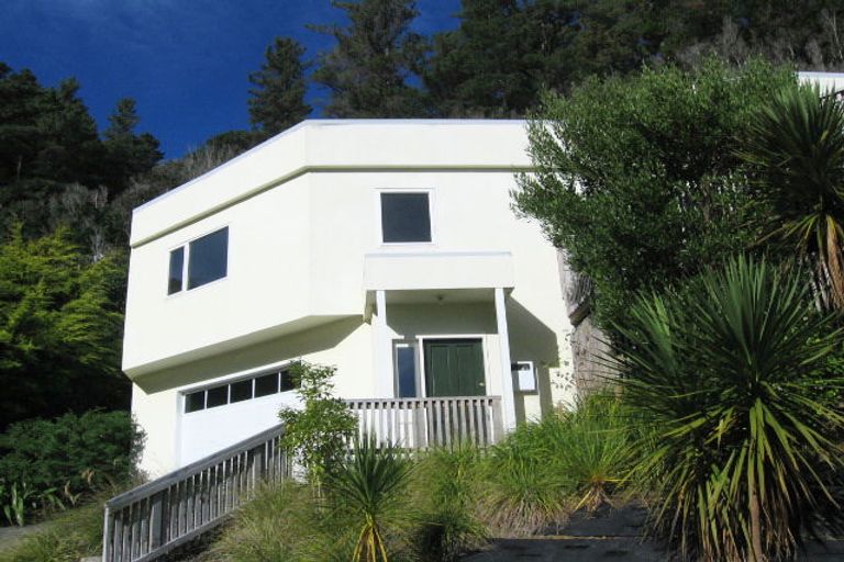 Photo of property in 140 Manuka Street, Stokes Valley, Lower Hutt, 5019