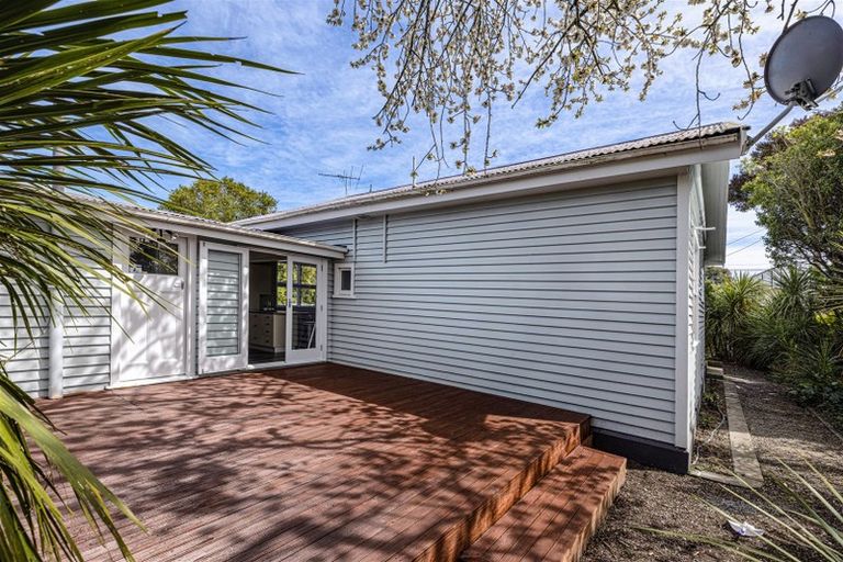 Photo of property in 10 Avonhead Road, Avonhead, Christchurch, 8042