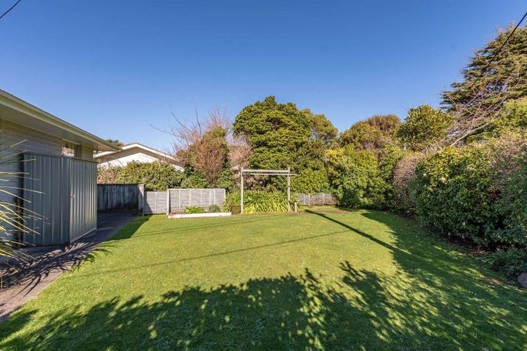 Photo of property in 1/19 Parkvale Road, Karori, Wellington, 6012