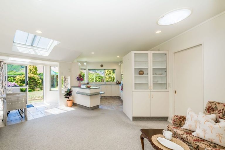 Photo of property in 25 Awanui Drive, Waikanae, 5036