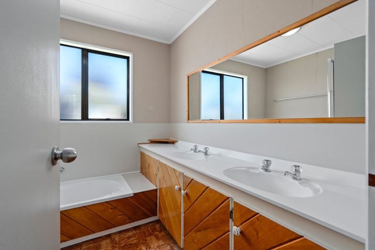 Photo of property in 277 Shakespeare Street, Leamington, Cambridge, 3432