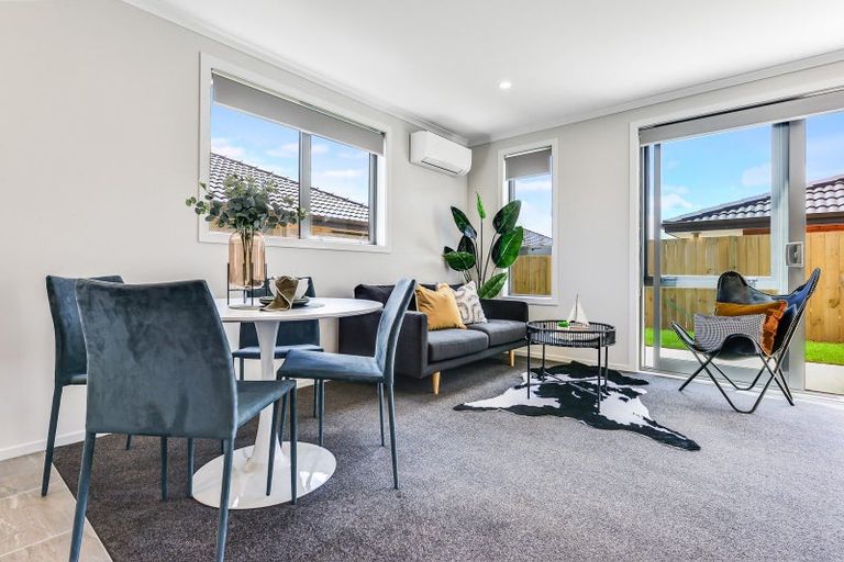 Photo of property in 50 Waruhia Crescent, Rototuna North, 3281