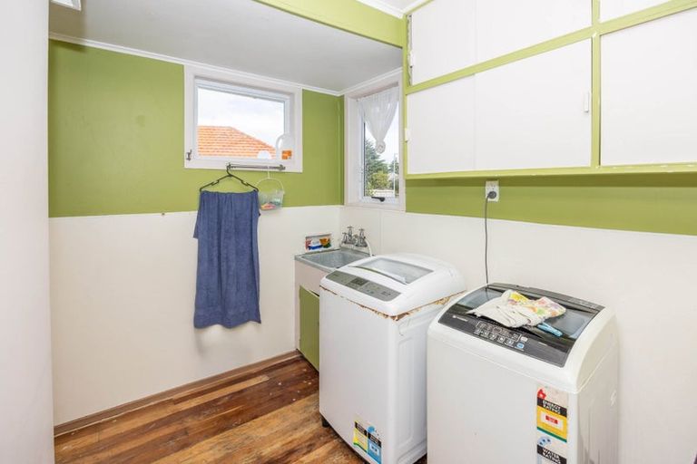 Photo of property in 37 Ross Crescent, Fairfield, Hamilton, 3214