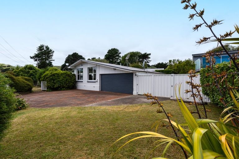 Photo of property in 7 Motukaraka Point, Pauatahanui, Porirua, 5381