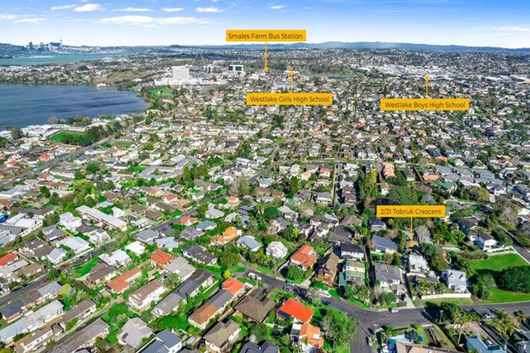 Photo of property in 2/21 Tobruk Crescent, Milford, Auckland, 0620