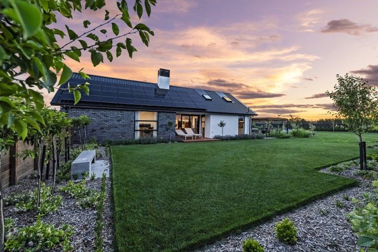 Photo of property in 42 Ridgeland Way, West Melton, 7618