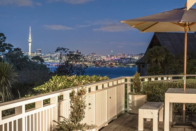 Photo of property in 25 Inkster Street, Birkenhead, Auckland, 0626