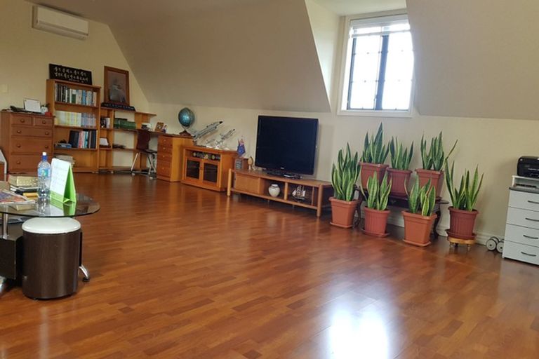 Photo of property in 12a Wicklam Lane, Greenhithe, Auckland, 0632