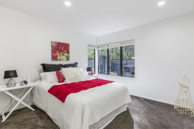 Photo of property in 3/8 Golf Road, New Lynn, Auckland, 0600